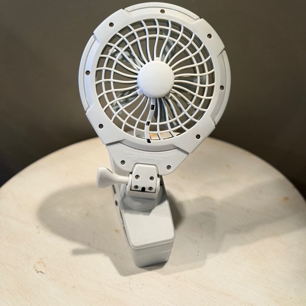 Portable Clip On Fan Battery‎ Operated 2 Speed White Gray Model FC05807